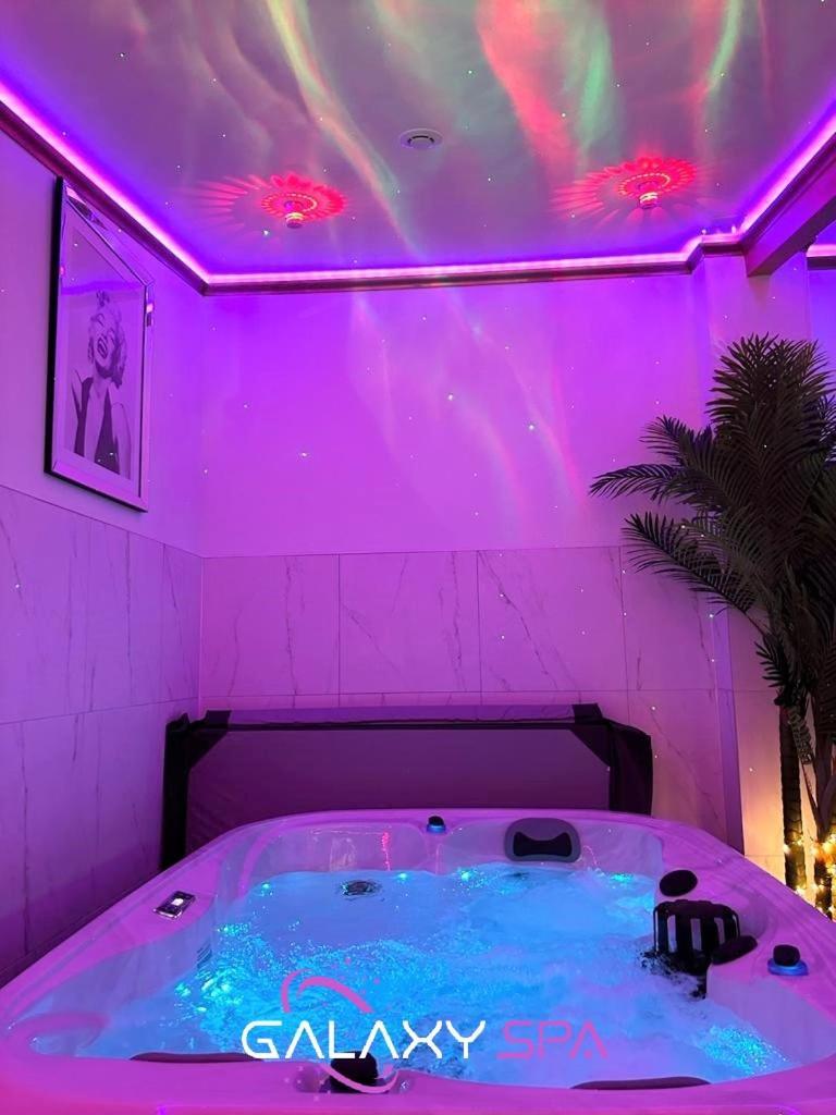 Galaxy Spa - Suite Jupiter Jacuzzi Privatif Champigneulles Kültér fotó