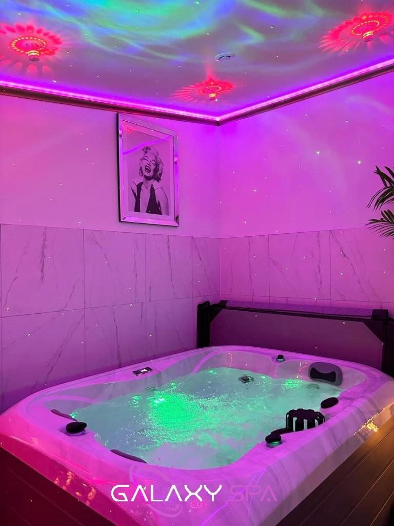 Galaxy Spa - Suite Jupiter Jacuzzi Privatif Champigneulles Kültér fotó